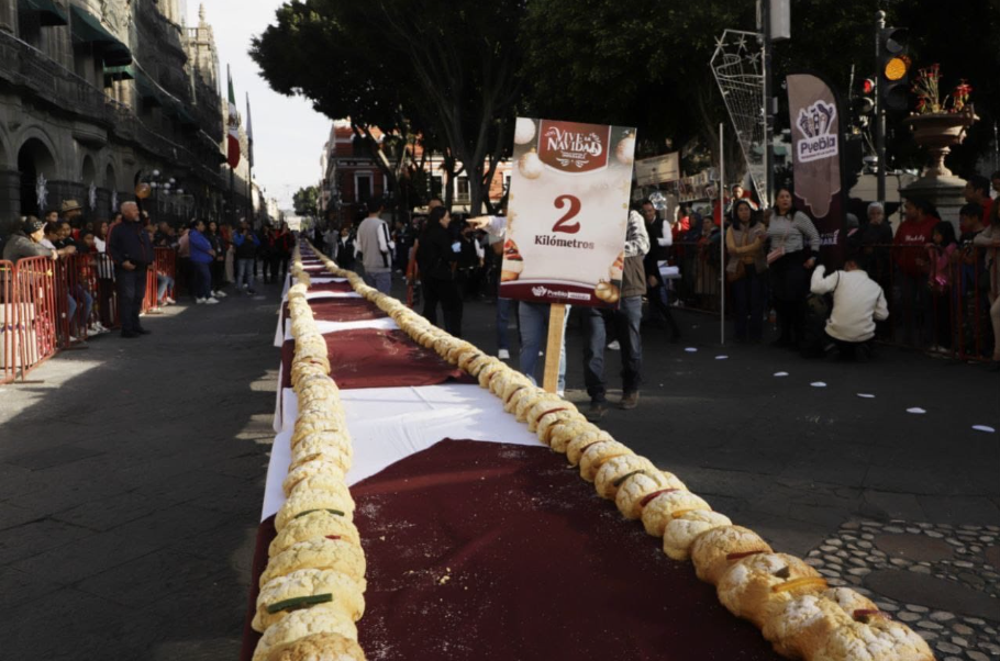 Puebla Capital va por un Récord Guinness con Rosca de Reyes Monumental. 2 image 8-